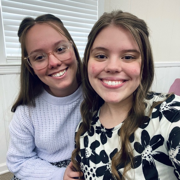 Meet your Posher, Mckenzie - Picture 2 of 10